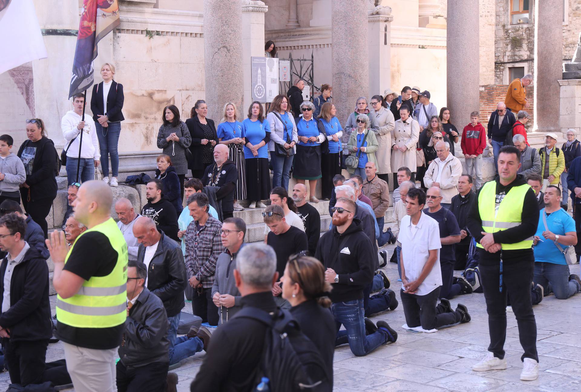 Split: Molitelji nakon mise tradicinalno molili krunicu