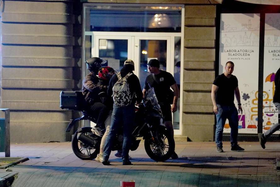 Neredi u Beogradu, sukobili se prosvjednici i policija