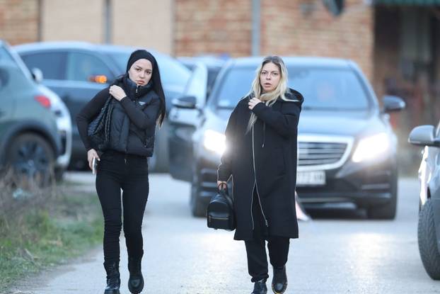 Prijatelji i kolege pružaju podršku Darku Laziću i njegovoj obitelji nakon smrti njegovog brata, Dragana