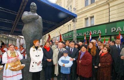 Zagreb: Stjepan Radić dobio spomenik u centru