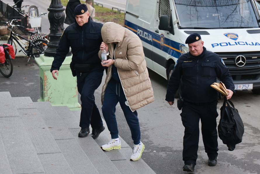 Osijek: Privođenje osumnjičenih za krijumčarenje i preprodaju tone marihuane