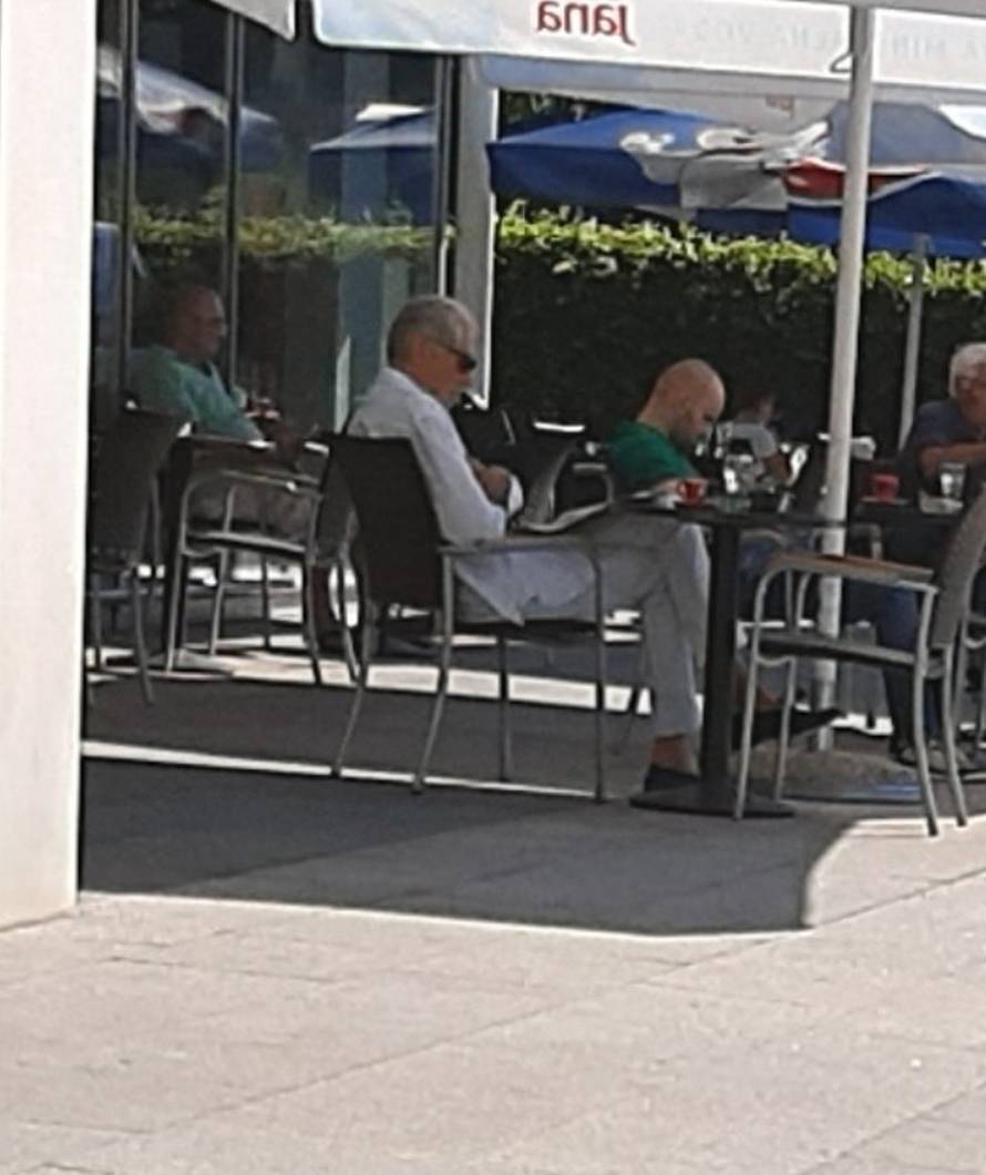 Horvatinčić nije u zatvoru nego na jutarnjoj kavici. Pitali smo ga kad će otići iza rešetaka