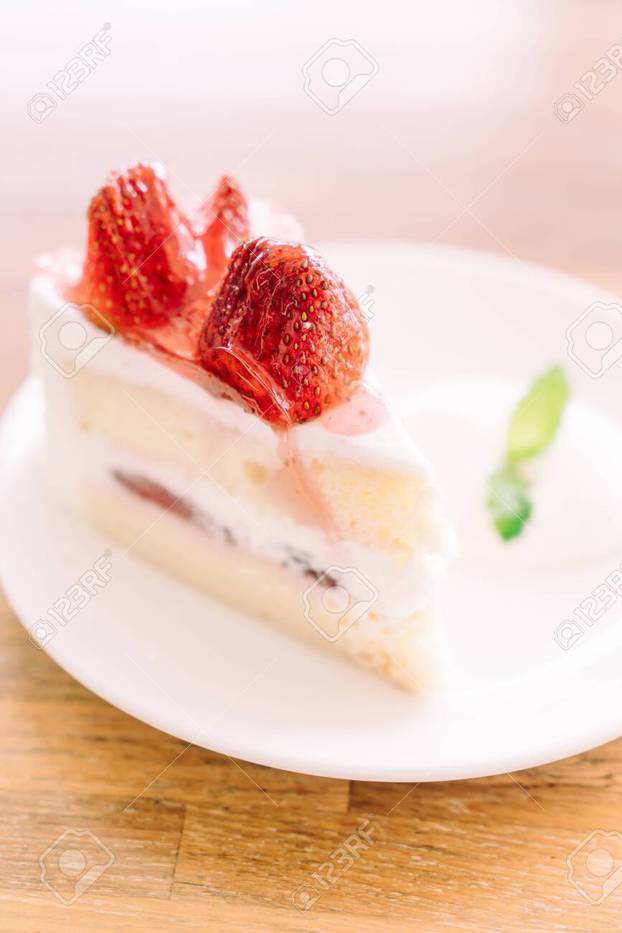 Strawberry cream cake