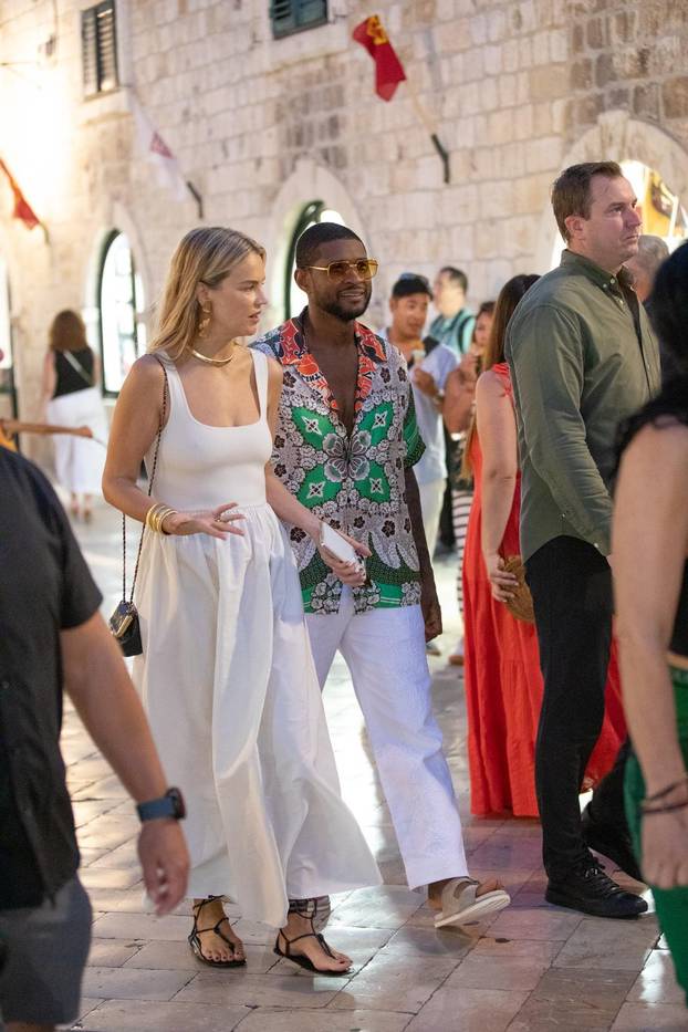 Dubrovnik: Usher i bivša manekenka Kelly Sawyer prošetali Stradunom