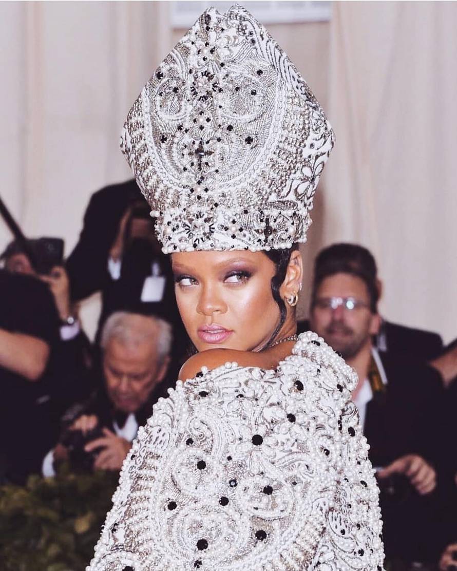 Rihanna je došla kao papa, a Perry obukla anđeoska krila...