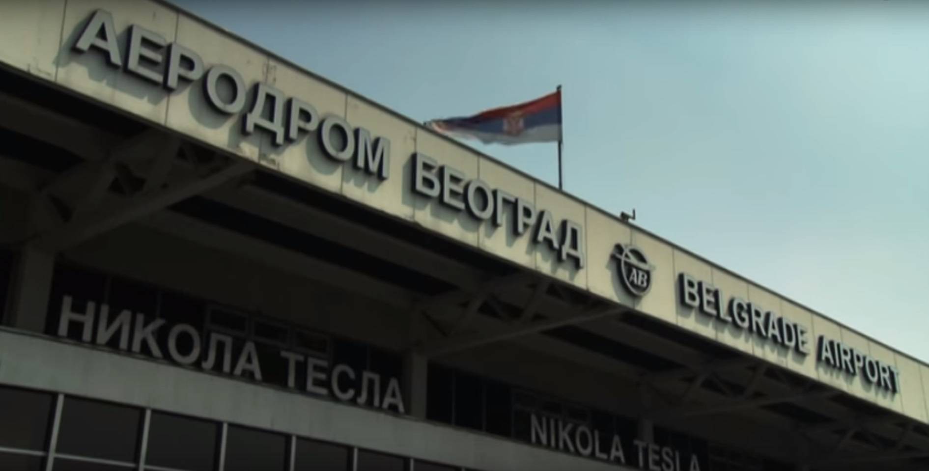 Drama na 'Nikoli Tesli': Pijana Ruskinja razbijala po terminalu
