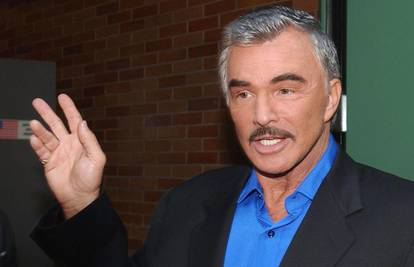 Burt Reynolds (76) dehidrirao zbog gripe i završio u bolnici