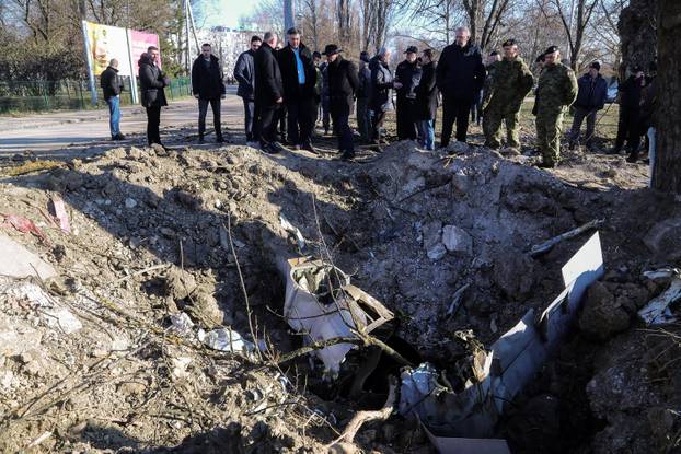 Zagreb: Premijer Andrej Plenković i  nadležni članovi Vlade obišli su mjesto pada besposadne letjelice