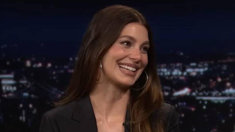 FOTO Svi gledali u njen dekolte! DiCaprijeva bivša cura pojavila se bez grudnjaka, pogledajte...