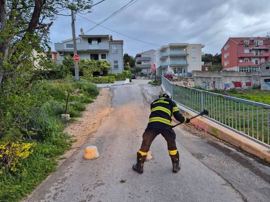 Nevjerojatne intervencije naših vatrogasaca: Od prstena na spolovilu do pečenja kobasica