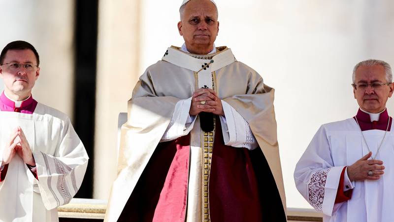 Vatikan katolike pozvao na monogamiju i poručio: Brak je ekskluzivan i neraskidiv