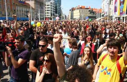 Zamrzlo se 600 studenata:  Ispunite svoja obećanja...!