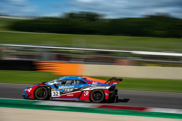 FOTO 24sata na utrci u Italiji. Pogledajte spektakl s hrvatskim vozačem za volanom Huracana