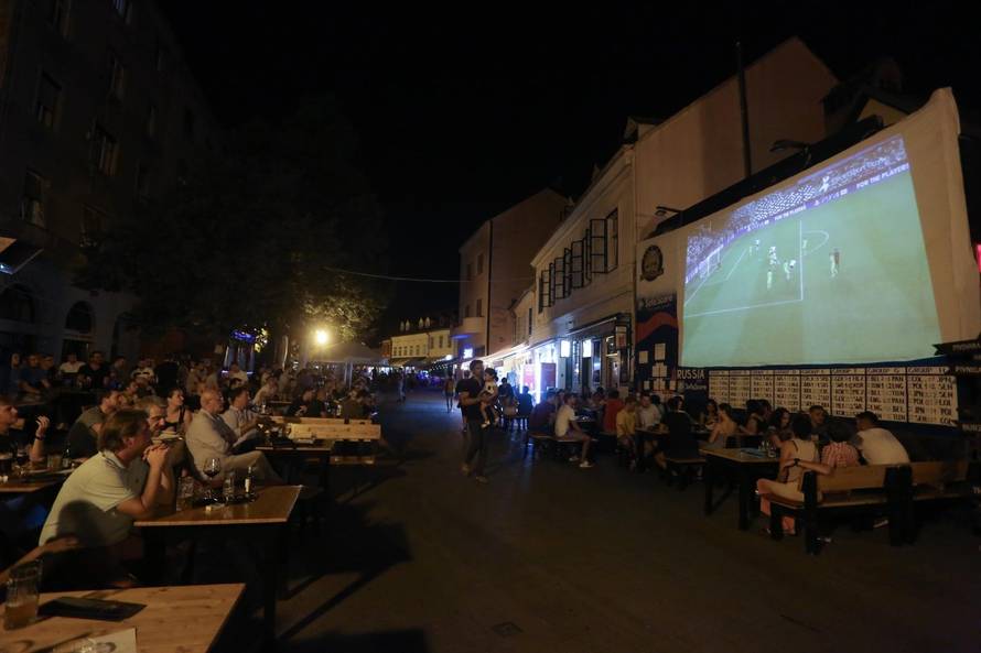 Zagreb: Gledanje nogometne utakmice izmeÄu Rosenborga i Dinama u centru grada