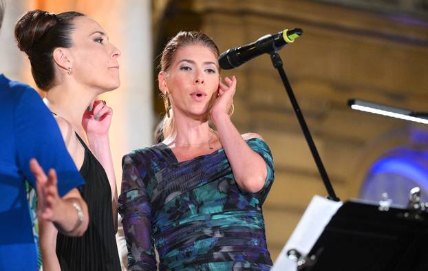 Zagreb: Koncert "Vraćam se Zagrebe tebi" ispred Hrvatskoga narodnog kazališta