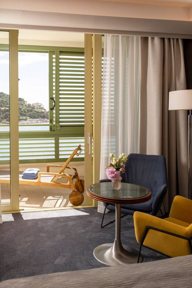 FOTO Hotel u Dubrovniku ima koktel bar u stijeni nad morem!