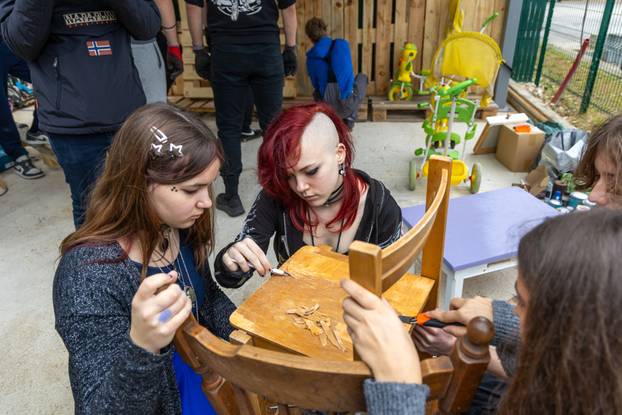 Pula: Otvoren ReBus - prostor za odlaganje korisnih predmeta