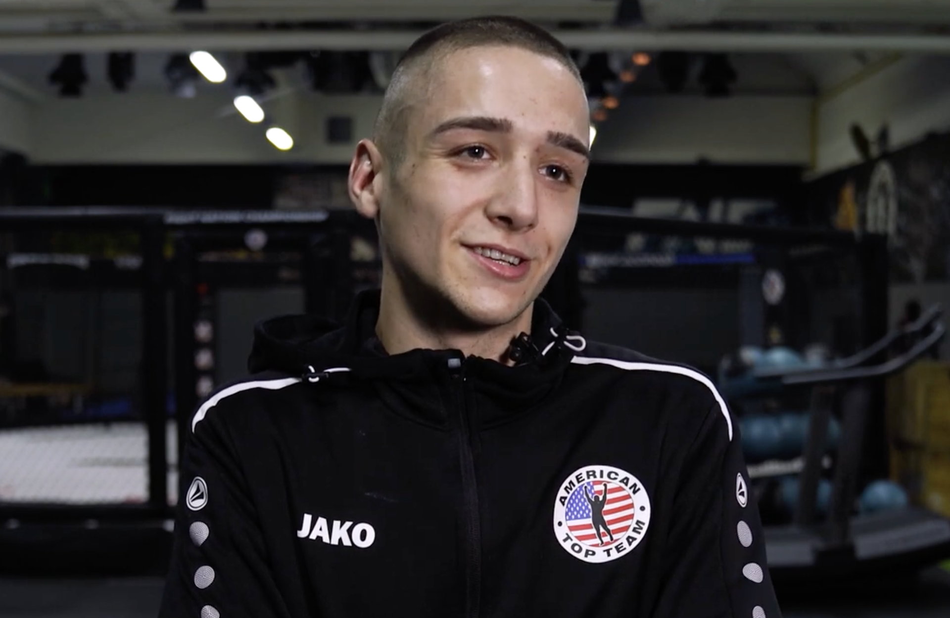 Denis (20): 'Imao sam 130 kg, a  sada sam MMA borac, sve se može samo treba biti uporan...'