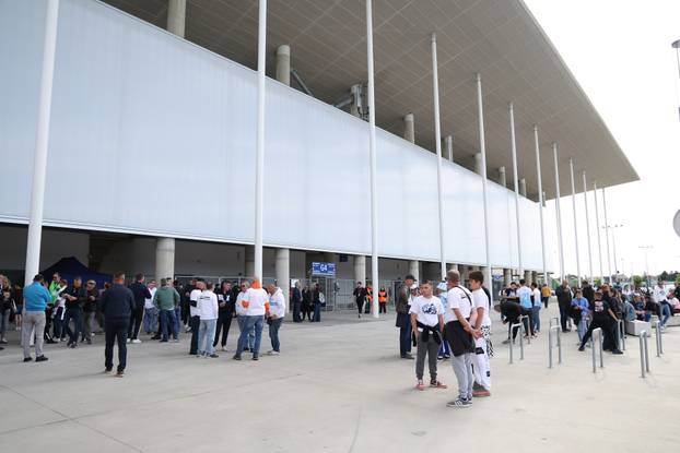 Osijek: Dolazak navijača na finale Hrvatskog nogometnog kupa