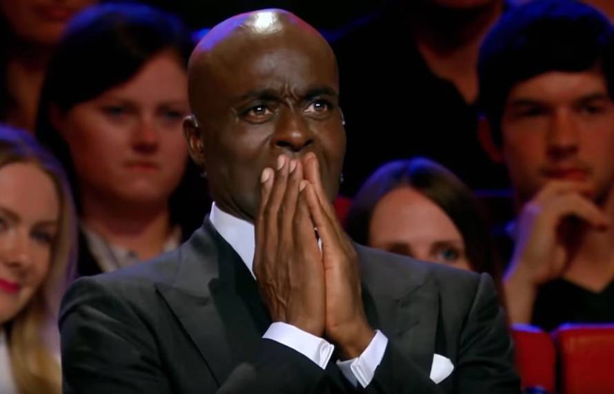 Šokirala njemački žiri: Skinula hlače i na pozadini nacrtala psa