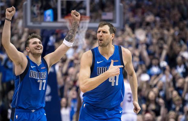 NBA: Phoenix Suns at Dallas Mavericks