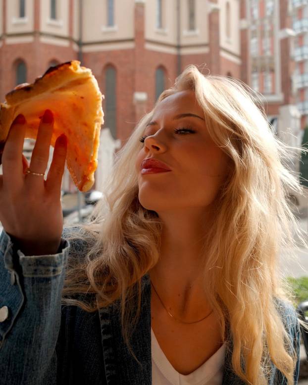 Ona je najveća navijačica Bodo Glimta. I sjajno igra nogomet