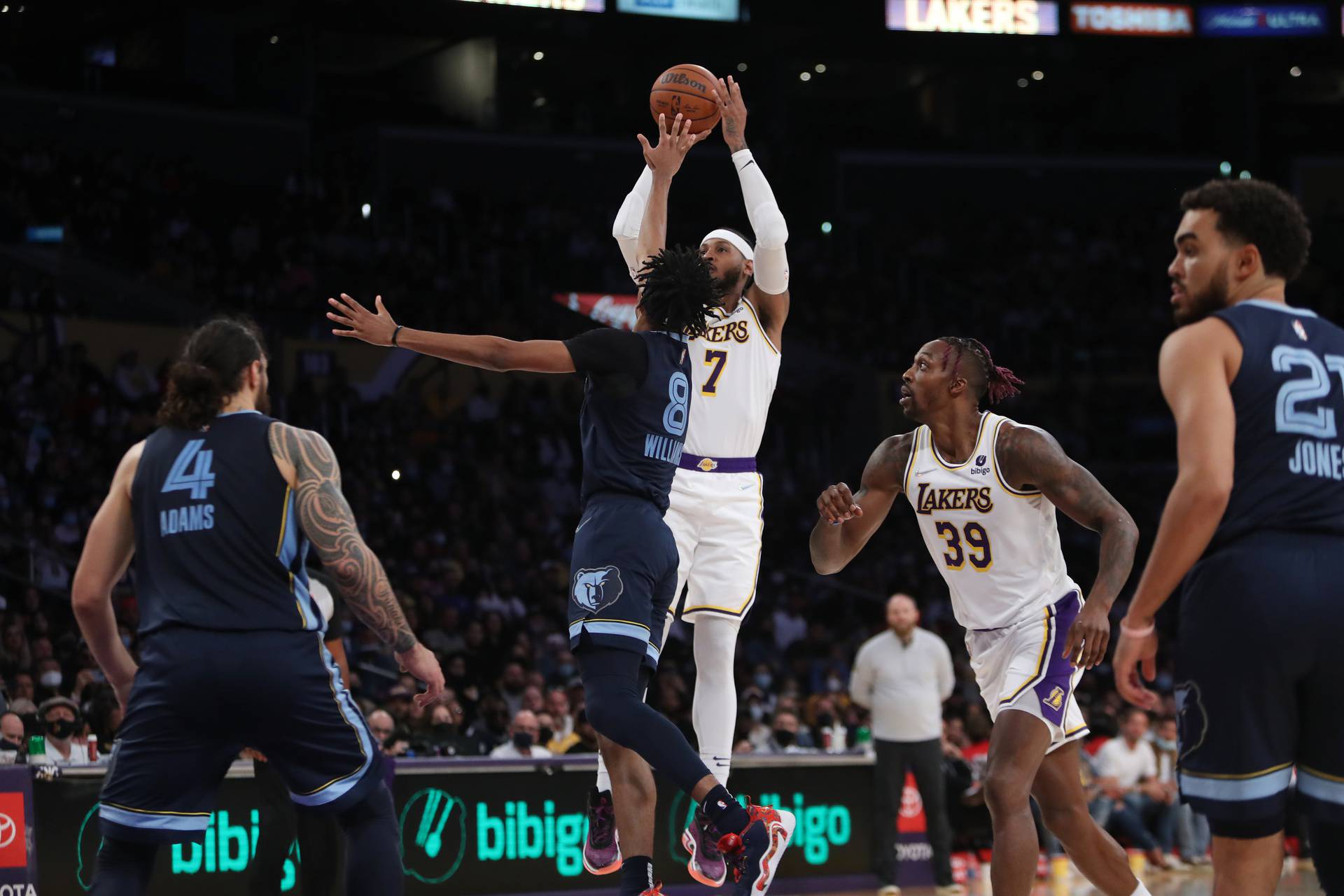 NBA: Memphis Grizzlies at Los Angeles Lakers