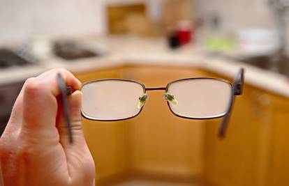 Genijalan trik kako da se naočale ne zamagle svaki put kad uđete iz hladnog u toplo