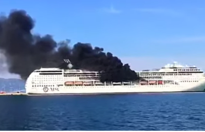 Gori kruzer ispred luke Krf u Grčkoj: Posada je na sigurnom