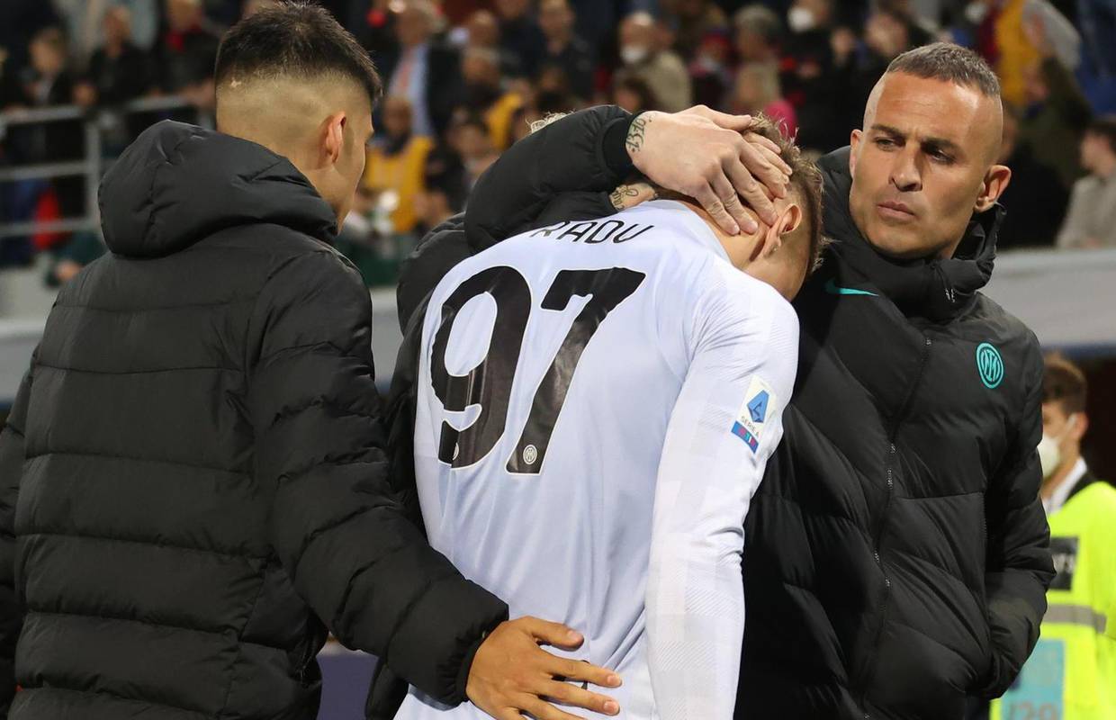 Debitirao je za Inter i napravio glupost koja će možda koštati Scudetta: Suigrači ga smirivali