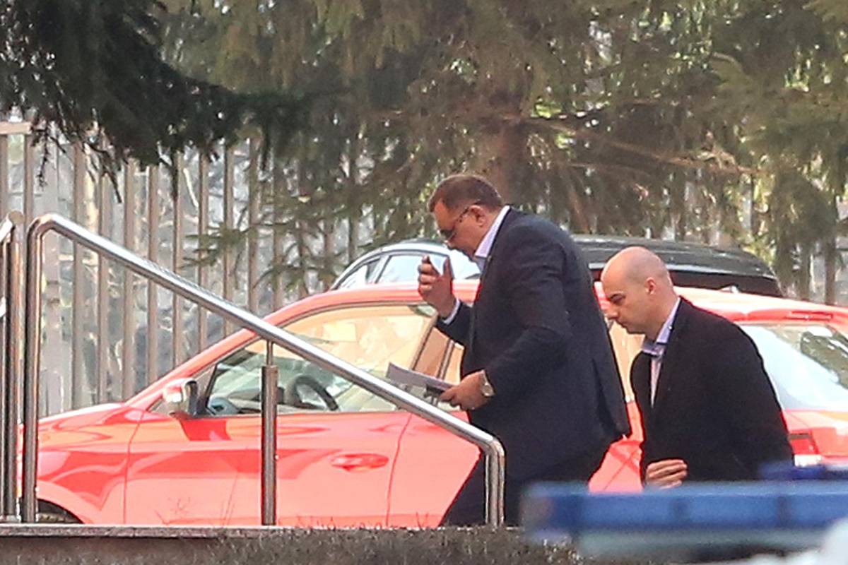 Dodik na saslušanju zbog vile pa rekao da su sud i tužiteljstvo za njega neustavni i nezakoniti