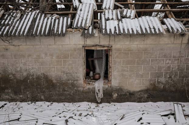 FOTO Ovako izgledaju ulice u Ukrajini: 'Jedino ispod mreže možemo doći do trgovine'