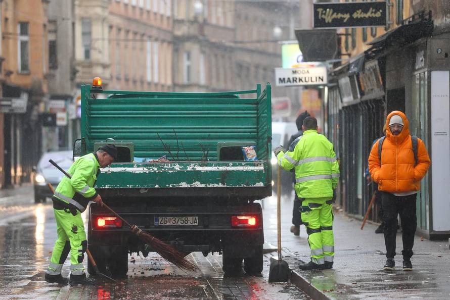 Zagreb: Započelo čišćenje Ilice