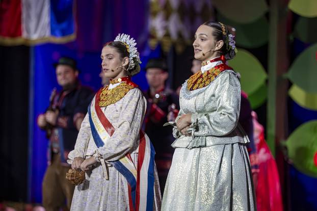 Vinkovci: 60. Vinkovačke jeseni pod sloganom "Jesen rumeni jabuka"