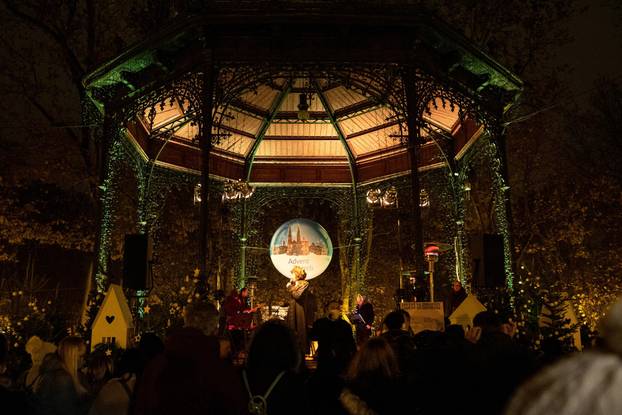 Paljenjem lampica na Zrinjevcu započeo Advent u Zagrebu