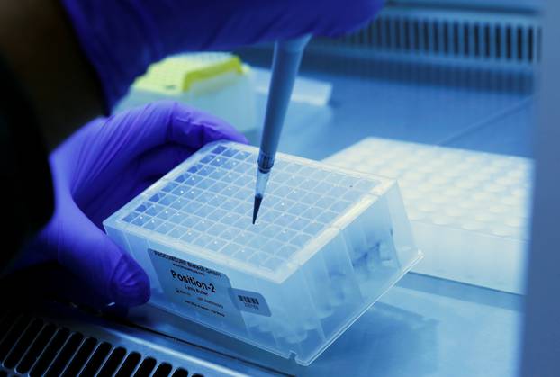 Analysis of fast coronavirus test samples in a mobile laboratory truck in Soelden