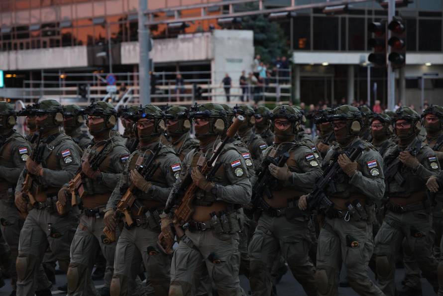 Zagreb: Generalna proba svečanog vojnog mimohoda