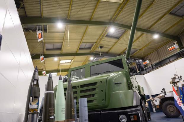 Illustrations of the military defence system supplier KNDS - Versailles AJ