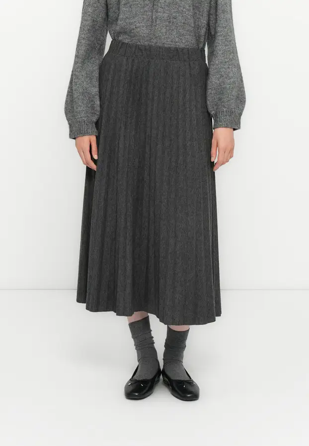 Pregledali smo ponudu za vas! Suknje za jesenske stilske igre