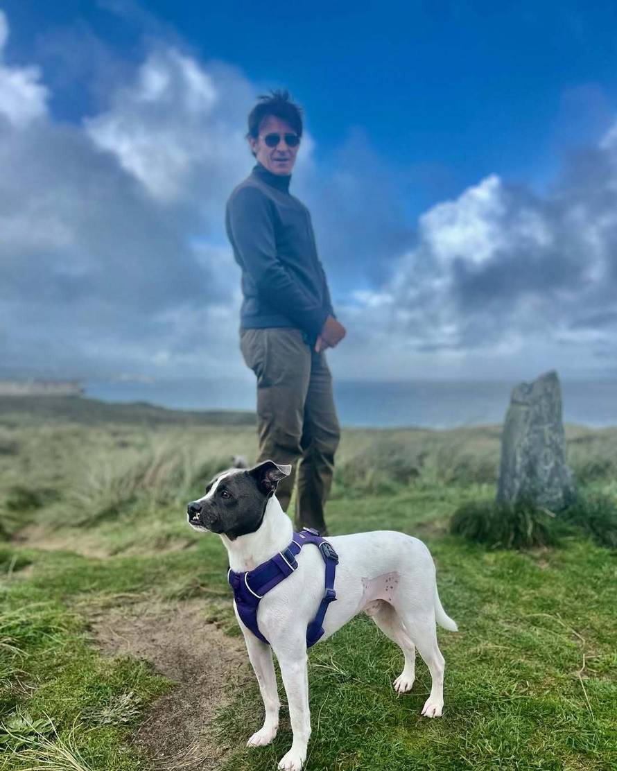 Višnjićeva supruga odbrusila je kritičarima: 'Da, pas je vegan! Žao mi je što ste puni mržnje...'