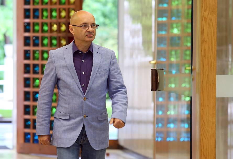 "Većina ne želi izbore, neka se što prije imenuju novi ministri"