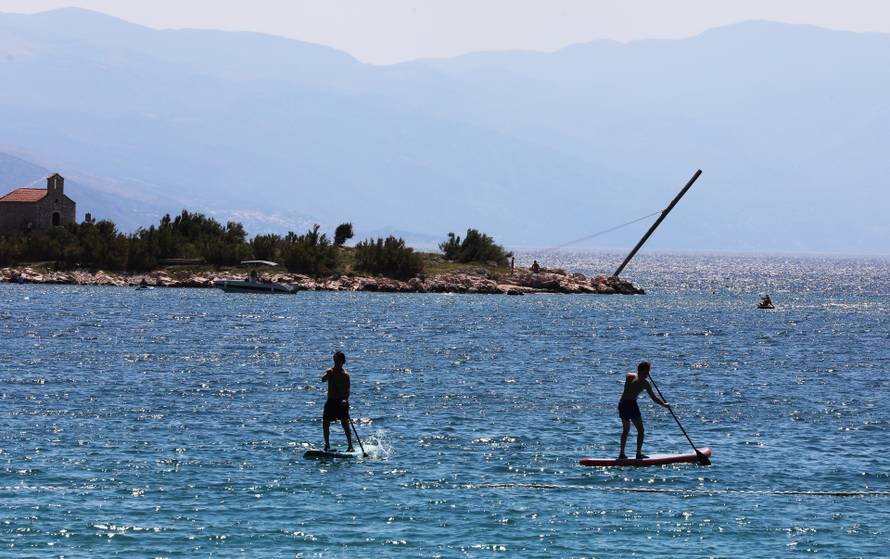 Novi Vinodolski: Plaže pune kupača