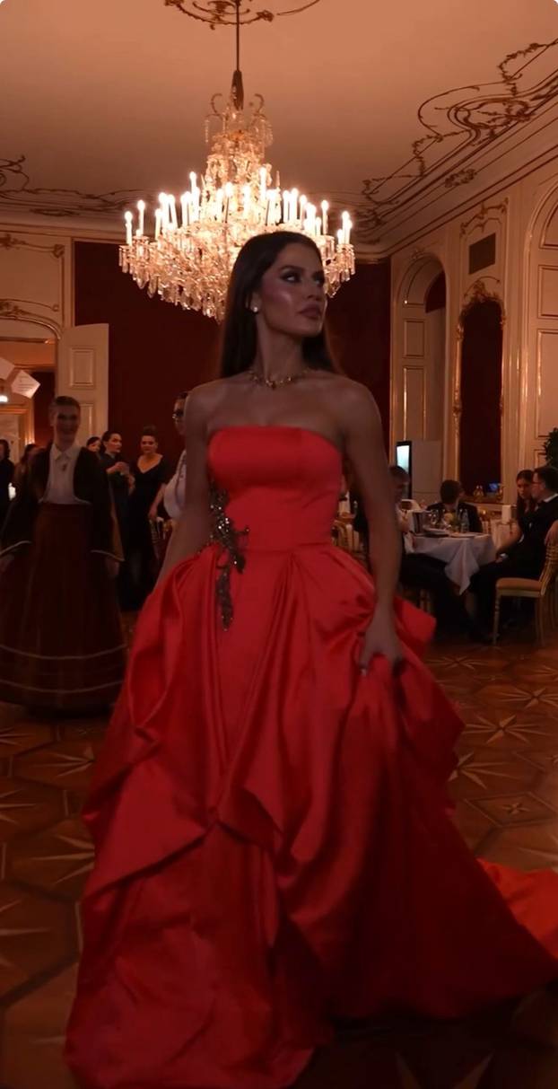 Pjeva kao slavuj, izgleda kao da je Afrodita: Tamara će zapjevati i u Lisinskom, a evo tko je ona...