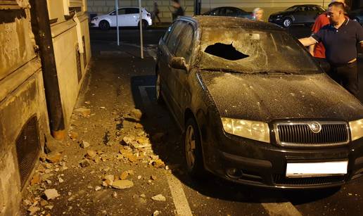 Otpale cigle i fasada sa zgrade, komad od 20 kila uništio auto