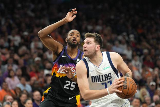 NBA: Playoffs-Dallas Mavericks at Phoenix Suns