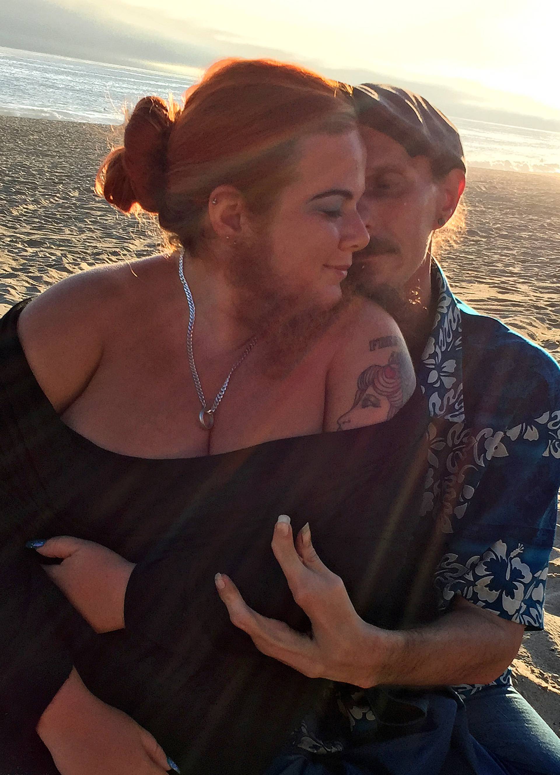 Pronašli ljubav: Žena s bradom i "Čovjek jastog" se zaljubili...