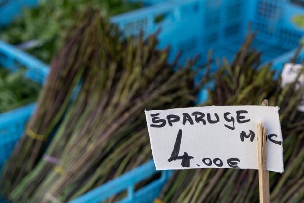 Pula: Cijene šparoga na gradskoj tržnici