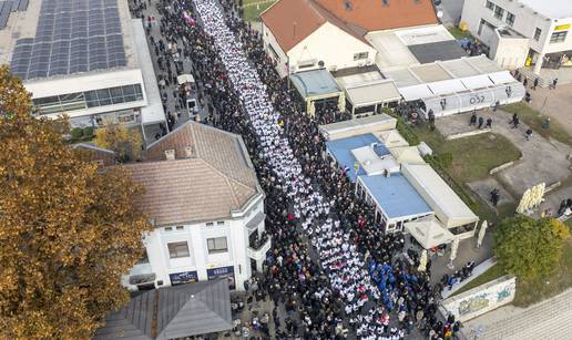 Deseci tisuća u Koloni sjećanja, a među njima i 'bijela kolona': To je rijeka ljudi kojih više nema