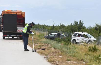 FOTO Detalji teške nesreće kod Pirovca: Troje teško ozlijeđenih u naletu na radnike HAC-a