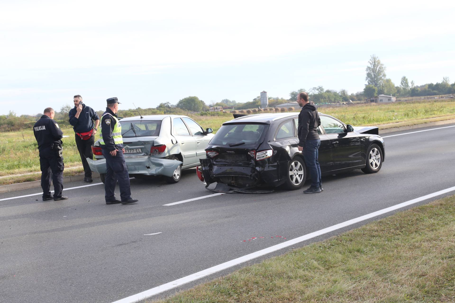 Sudarila su se tri automobila, jedna osoba je ozlijeđena...